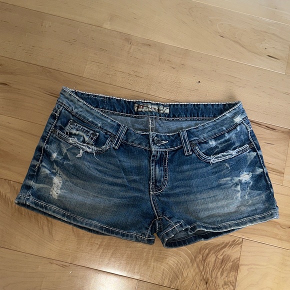 BKE Distressed Blue Jean Shorts - Picture 3 of 5